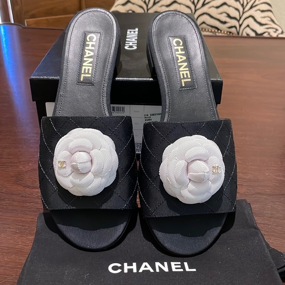 CHANEL Shoes - Chanel grosgrain Camellia sandals size 40.